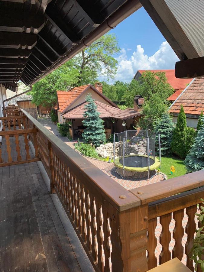萨彻勒 哈伊杜克旅馆酒店 外观 照片